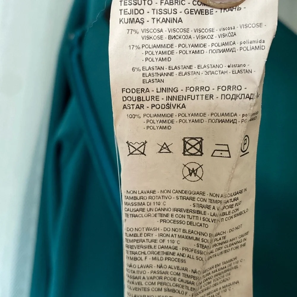 REDUCED! Emporio Armani Made in Italy 🇮🇹 teal green short dress! Very flattering - Picture 8 of 11